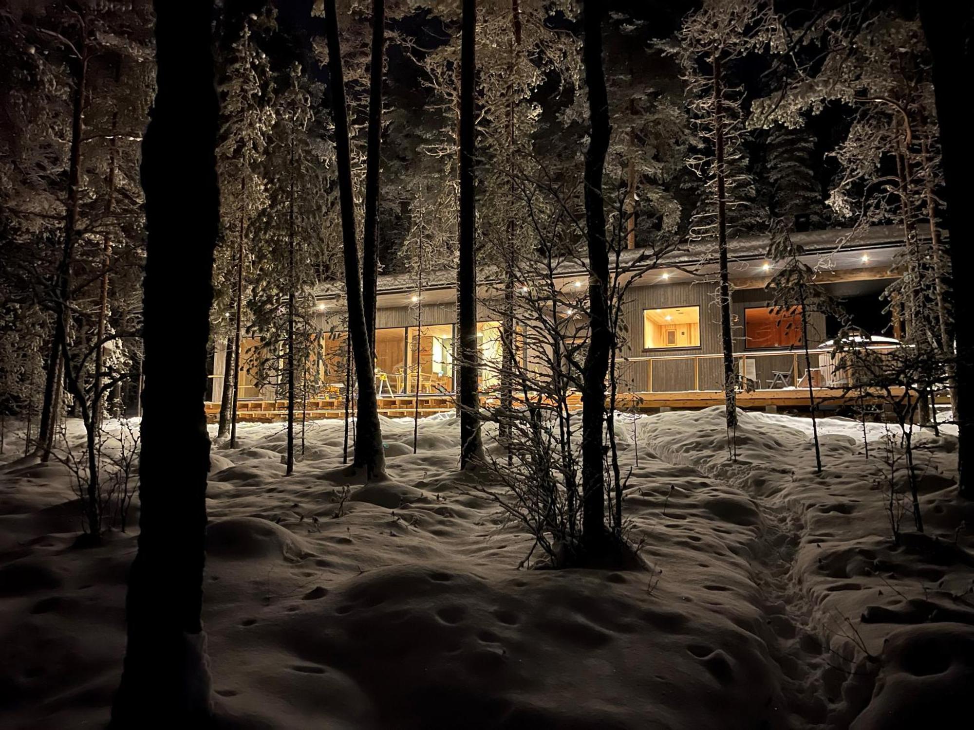A Unique Lakeside Chalet *