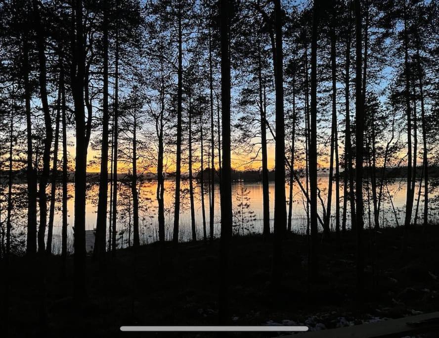 A Unique Lakeside *